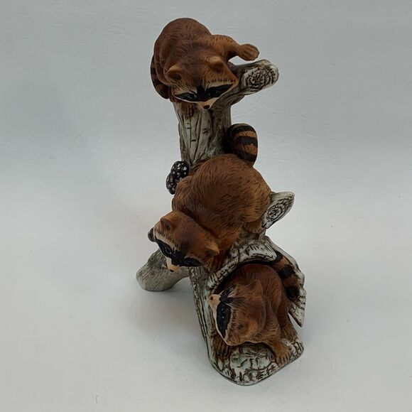 Vintage Masterpiece Porcelain Homco Raccoons on Trunk 7 3/4" high - Picture 2 of 7